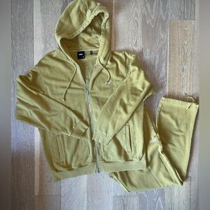 Kith Williams III Sweat set  'Karat'